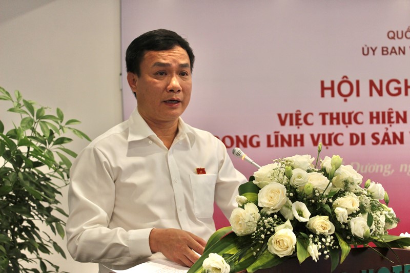 HN8823-CTUBHung.jpg