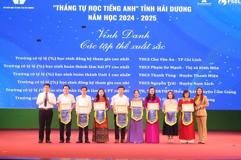 Vinh danh 143 cá nhân, 8 tập thể tiêu biểu trong 