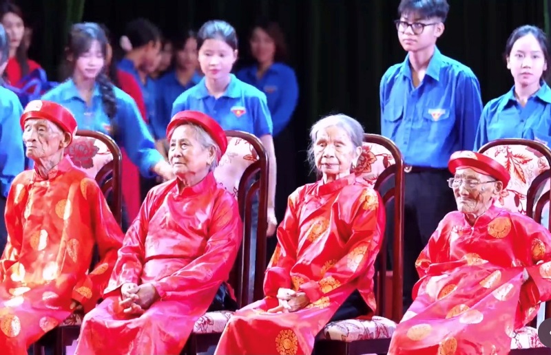 mungthocu110tuoi.jpg
