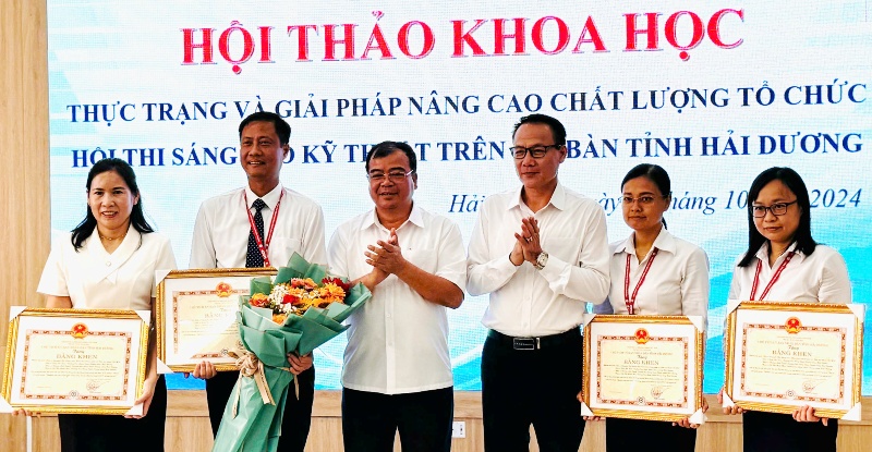hoithao110243.jpg